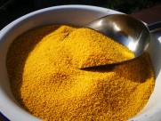 金色的农家小米图片