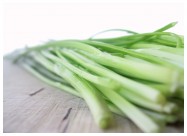 绿色新鲜的韭菜图片