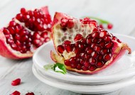 新鲜的石榴图片