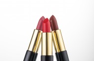 颜色鲜艳的美妆口红图片