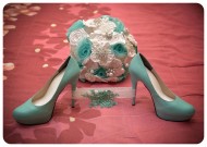 一双优雅的高跟鞋图片