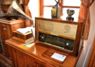 古老的收音机图片