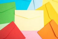 彩色的信封图片
