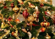 装饰精美的圣诞树图片