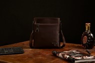 精致男士皮包图片