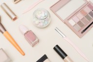 女生必备化妆品图片