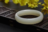 贵重精美的玉镯图片