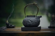 精美的铁艺铁壶图片