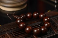 优雅的小叶紫檀手串图片大全