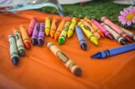 色彩缤纷的蜡笔图片
