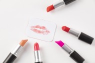 各种颜色的口红图片