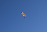 有挑战性的滑翔伞运动图片