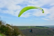 有挑战性的滑翔伞运动图片