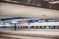 高铁站台图片大全