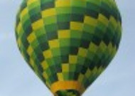 一个空中飘荡的热气球图片大全