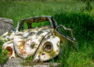 生锈废弃的汽车图片
