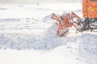 大大的铲雪车图片