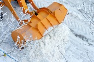 大大的铲雪车图片