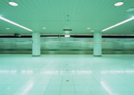 飞速的地铁图片