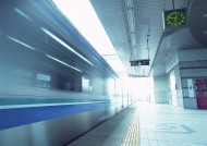 飞速的地铁图片