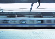 飞速的地铁图片