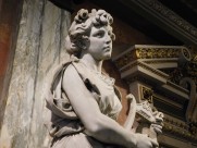 欧美风格的人物雕像图片