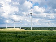 发电的风车图片