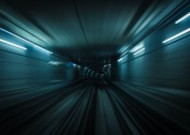 延伸的汽车隧道图片