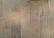光滑平整的木地板图片