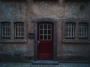 颜色各异的门图片大全