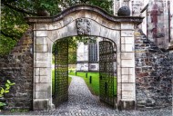 各种材质的大门图片大全