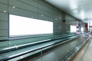 机场空白广告牌海报图片