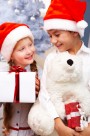 戴圣诞帽的儿童图片