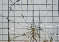 破碎的玻璃背景图片