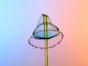 水滴喷撞伞型水花图片