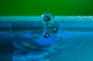溅起的水滴图片大全