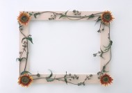 木质边框与花草图片