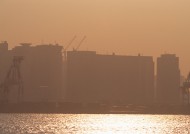 乌烟瘴气的城市图片