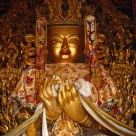 金光闪闪的佛像图片