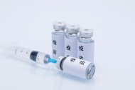 白色疫苗瓶子图片
