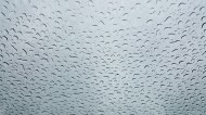 窗外的雨滴图片大全