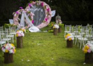 草坪婚礼布置图片