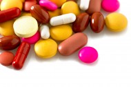 彩色的药片胶囊图片