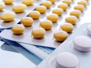 彩色的药片胶囊图片