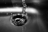 水滴入水图片大全