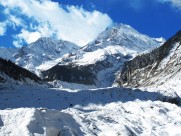 巍峨秀丽的雪山图片