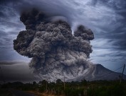 火山爆发图片
