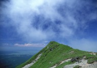 蓝天和湖水图片
