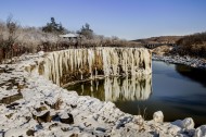 冬天的吊水楼瀑布风景图片大全