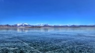 西藏冬日少女湖普姆雍措风景图片